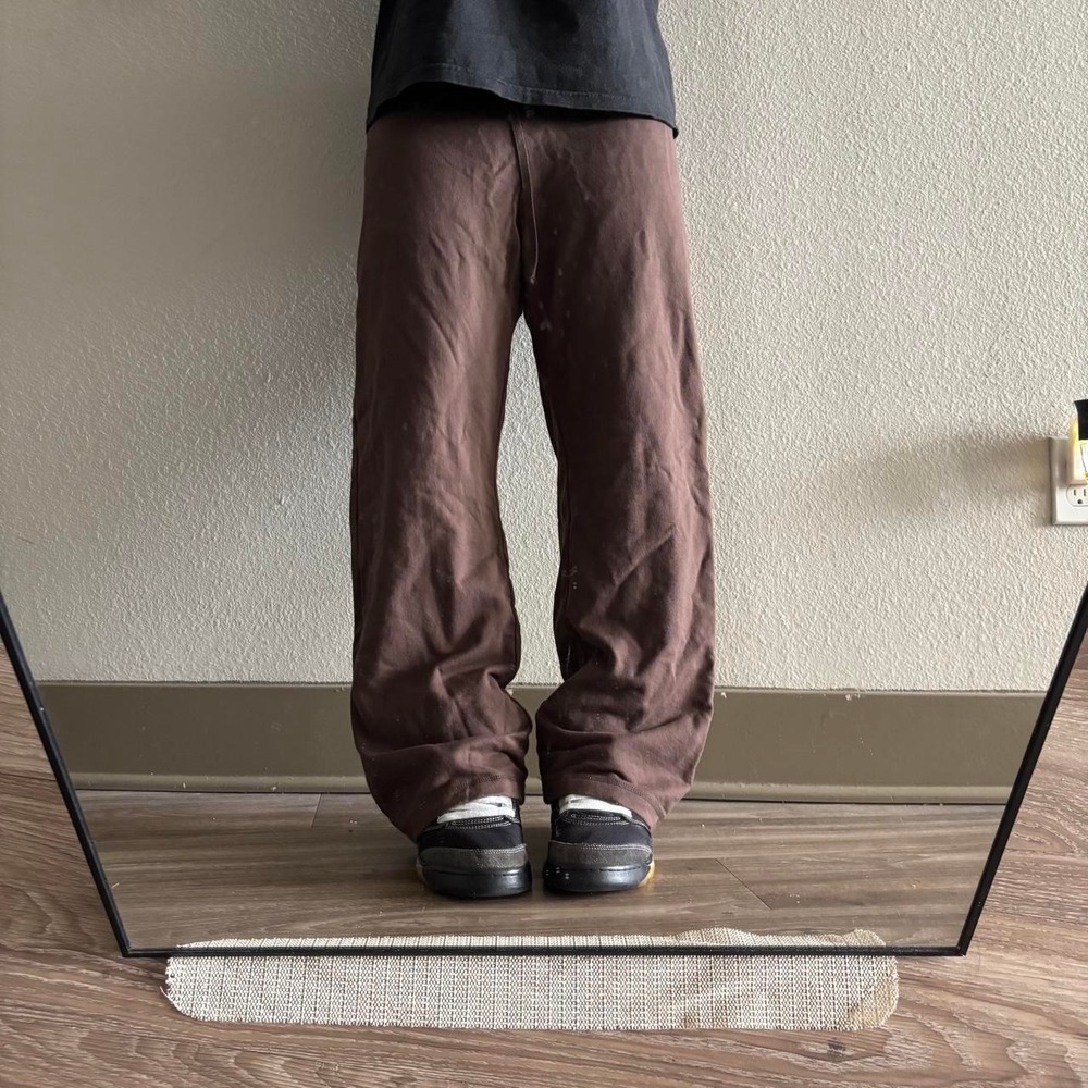 Vintage Y2K/2000s Brown Athletic Essential Sweatpants! Fits M